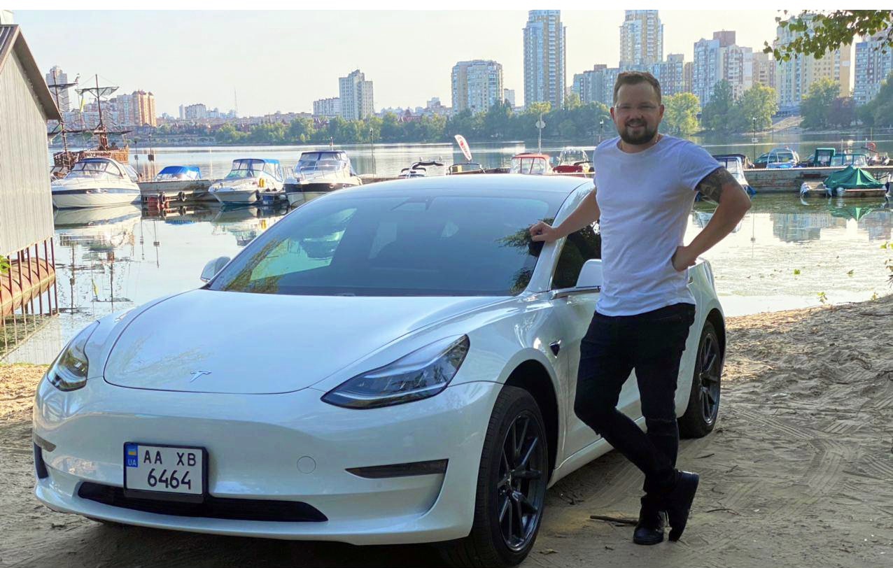 TESLA MODEL 3